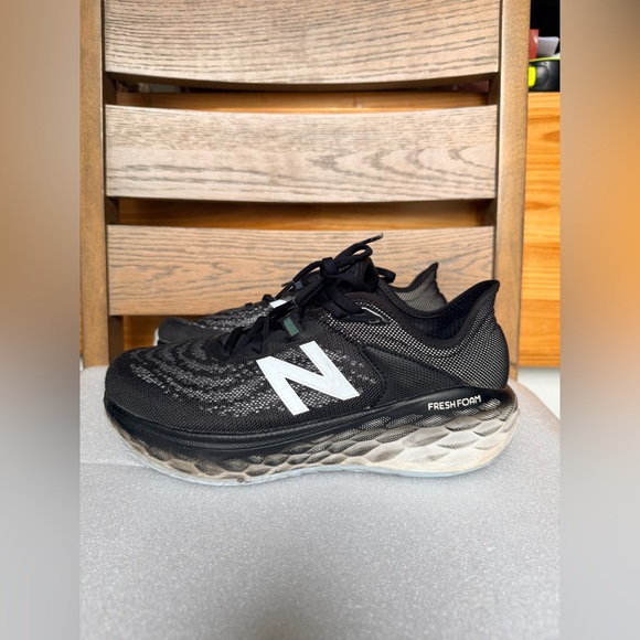 NEW BALANCE Fresh Foam More v2 size 9.5 for women - Picture 4 of 11